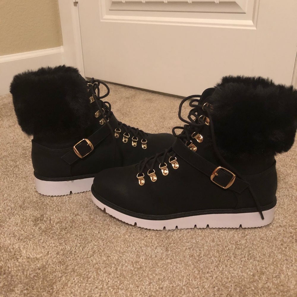 Chunky lace up boot NEW